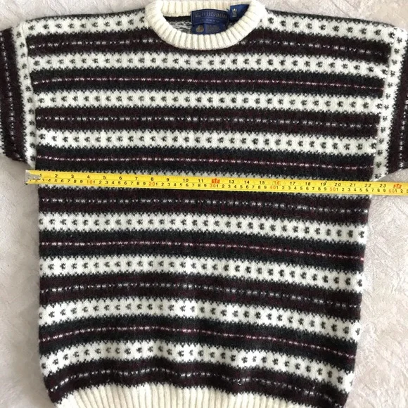 Vintage Shetland Wool Fair Isle Sweater | Made in Hong Kong - Picture 12 of 15